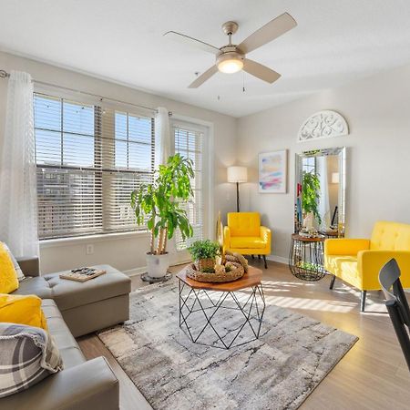 Urban 2Br2Ba Gem-Near Airport Apartment Тампа Екстериор снимка
