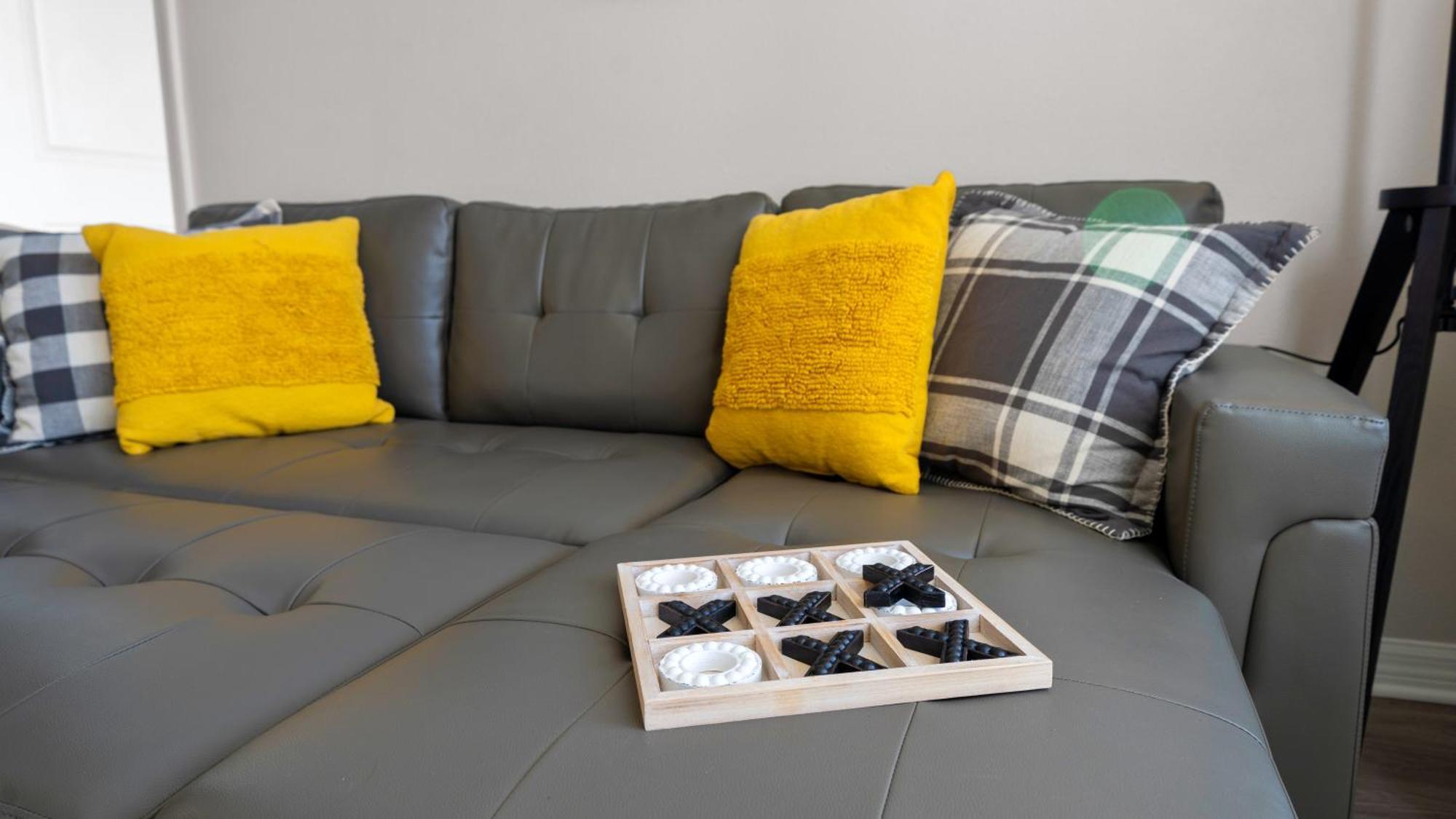 Urban 2Br2Ba Gem-Near Airport Apartment Тампа Екстериор снимка